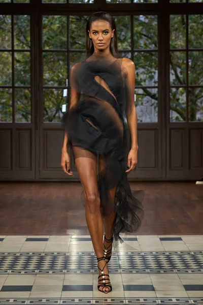 Look 12